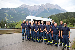 Das Team aus Lauf vor malerischer Kulisse